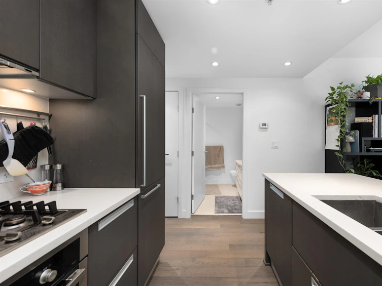 210-288 West 1st Avenue, Vancouver, BC, V5Y 0E9 - 6