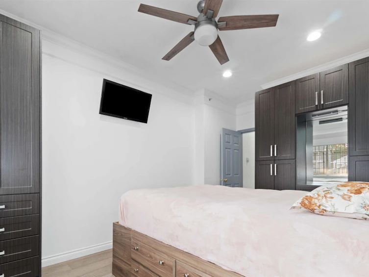 426 E 18th Avenue, Vancouver, BC, V5V 1G1 - 18