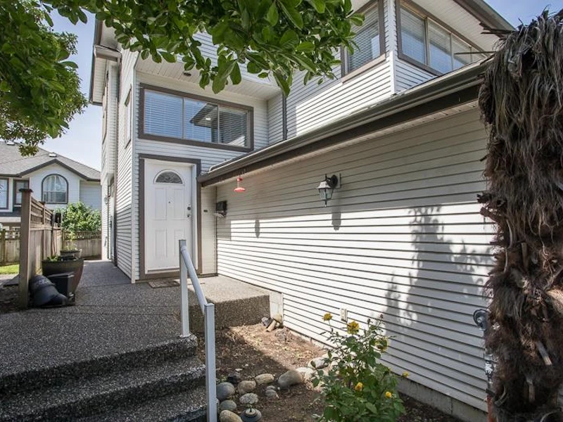 15 - 19160 119th Avenue, Pitt Meadows BC V3Y 2L7