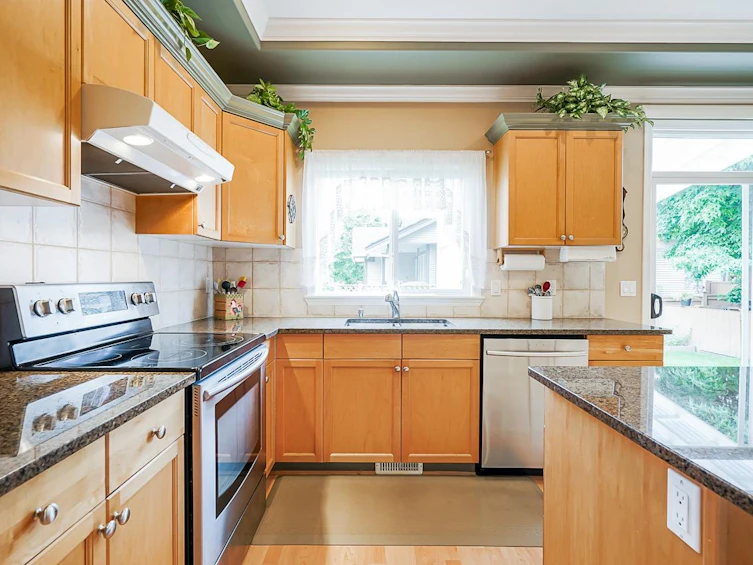 16753 61 Avenue, Surrey, BC, V3S 1W2 - 9
