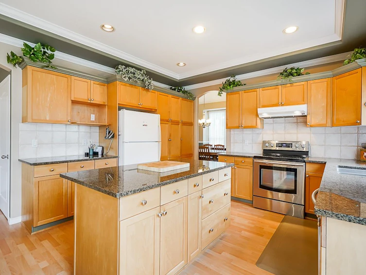 16753 61 Avenue, Surrey, BC, V3S 1W2 - 10