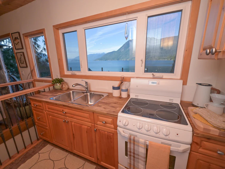 6043 Coracle Place, Sechelt, BC, V7Z 0P2 - 16