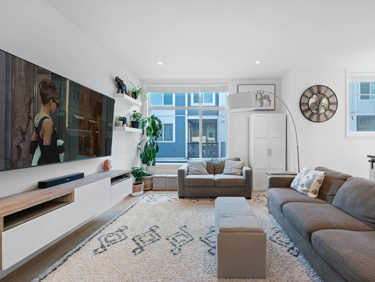 13-2328 167a, Surrey, BC, V3Z 1H2 - 2