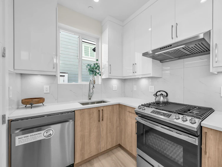1-3320 East 44th Avenue, Vancouver, BC, V5R 3B4 - 10