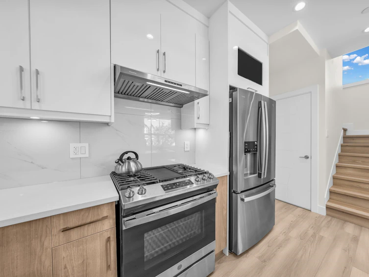 1-3320 East 44th Avenue, Vancouver, BC, V5R 3B4 - 12
