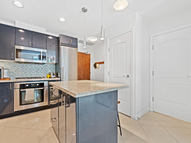102-172 Victory Ship Way, North Vancouver, BC, V7L 0B5 - 9