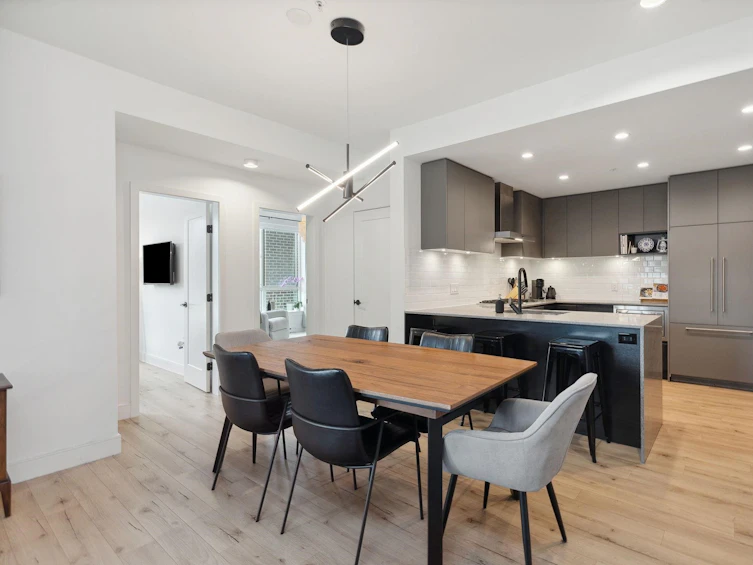 213-3131 Murray Street, Port Moody, BC, V3H 0L9 - 3