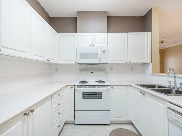 206-5555 13a Avenue, Delta, BC, V4M 2E7 - 10