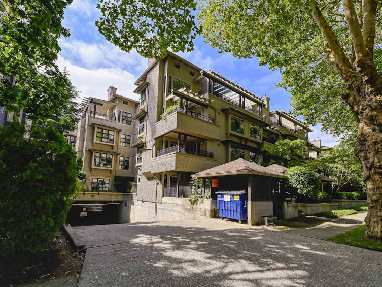 202-3788 West 8th Avenue, Vancouver, BC, V6R 1Z3 - 2
