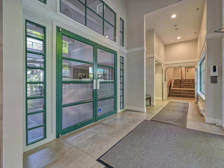 202-3788 West 8th Avenue, Vancouver, BC, V6R 1Z3 - 4