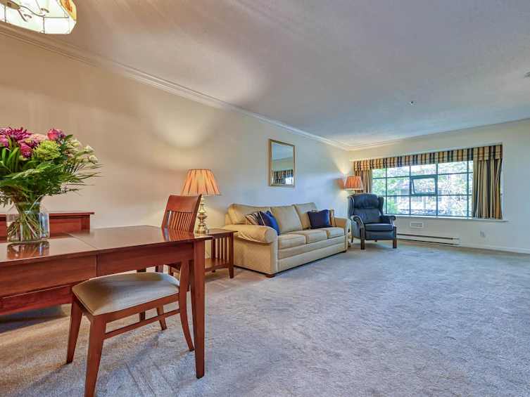 202-3788 West 8th Avenue, Vancouver, BC, V6R 1Z3 - 5