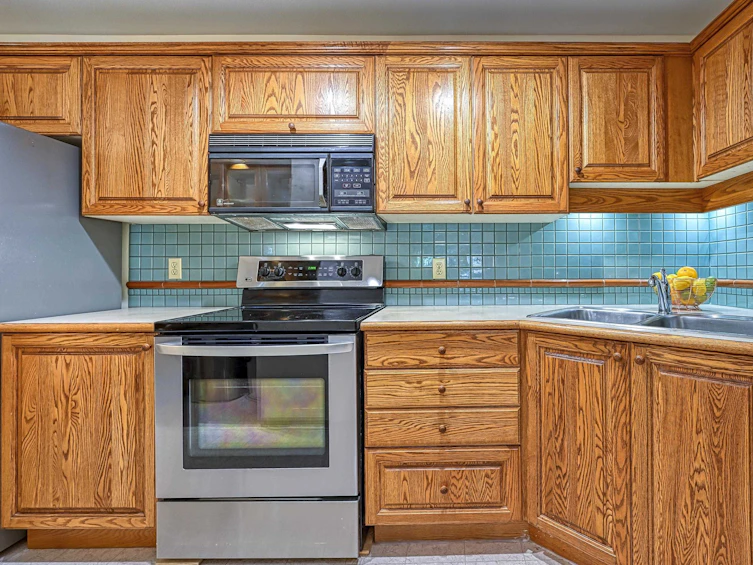 202-3788 West 8th Avenue, Vancouver, BC, V6R 1Z3 - 14