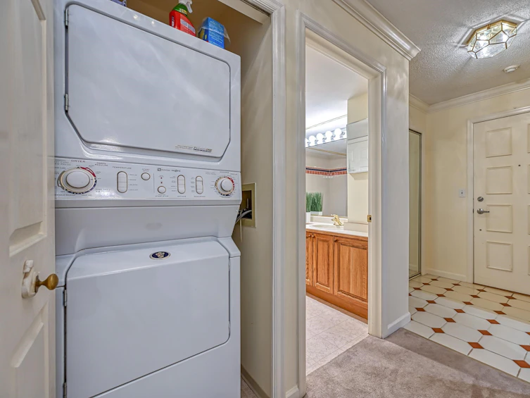 202-3788 West 8th Avenue, Vancouver, BC, V6R 1Z3 - 21