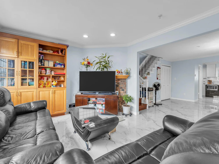 4652 Victoria Drive, Vancouver, BC, V5N 4N9