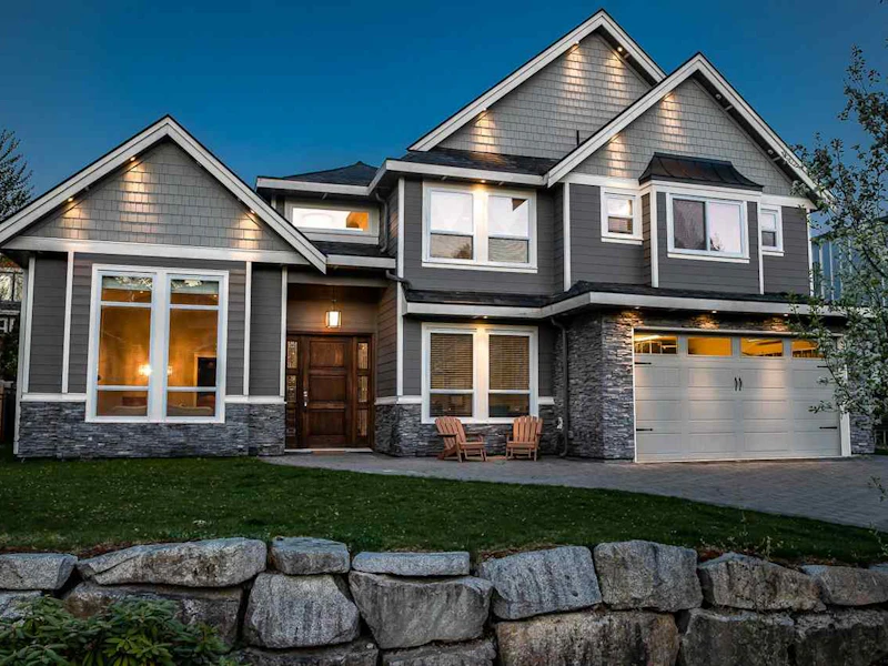 1021 Jay Crescent, Squamish BC V8B 0P2