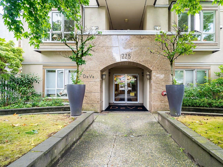 403-228 East 14th Avenue, Vancouver, BC, V5T 2M6 - 2