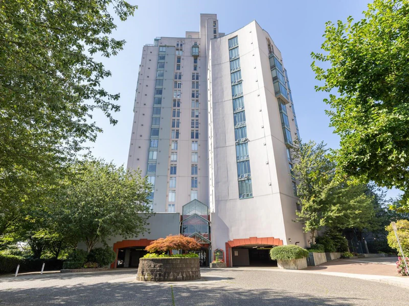 1003 - 8 Laguna Court, New Westminster BC V3M 6M6