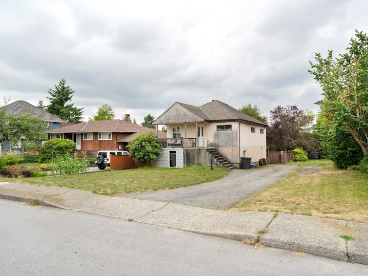 900 Lillian Street, Coquitlam, BC, V3J 5C4 - 34