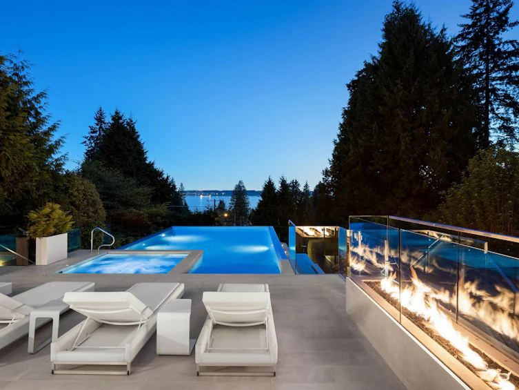 2919 Mathers Avenue, West Vancouver, BC, V7V 2J7 - 4