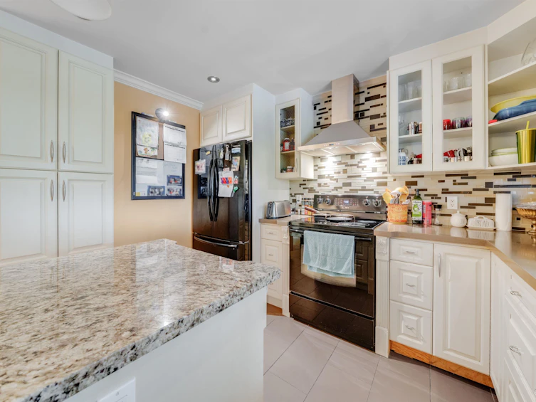 23380 Gates Avenue, Richmond, BC, V6V 1E9 - 6