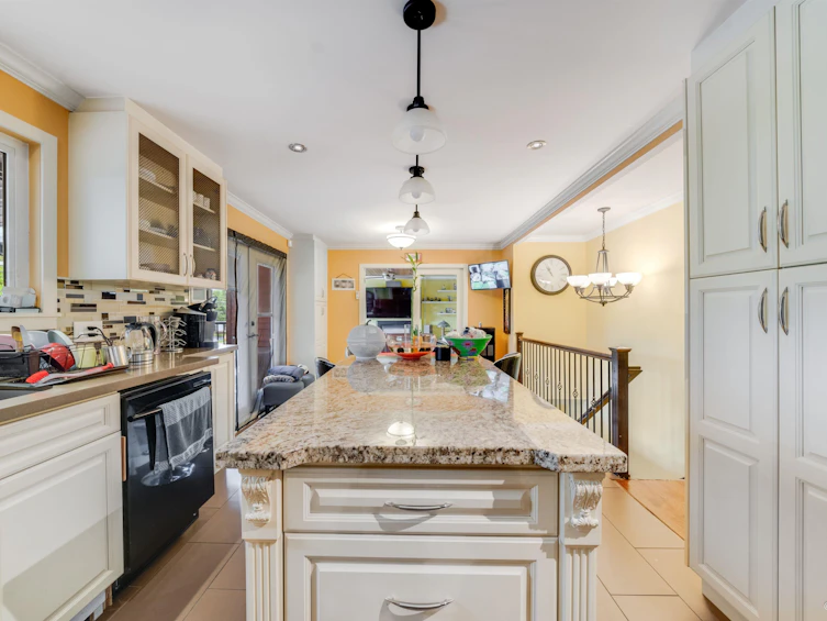 23380 Gates Avenue, Richmond, BC, V6V 1E9 - 8