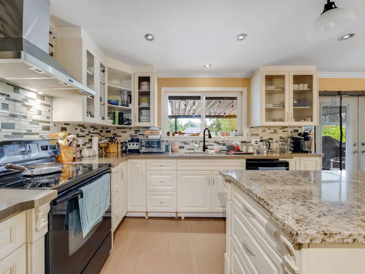 23380 Gates Avenue, Richmond, BC, V6V 1E9 - 11