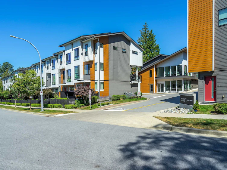 118-16433 19 Avenue, Surrey, BC, V3Z 0Z1