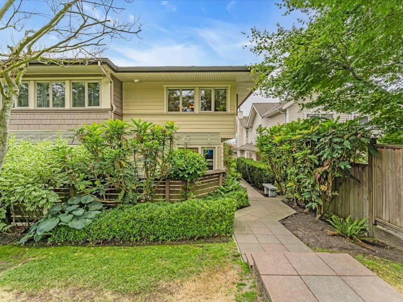 1 - 215 E 4th Street, North Vancouver BC V7L 1J1
