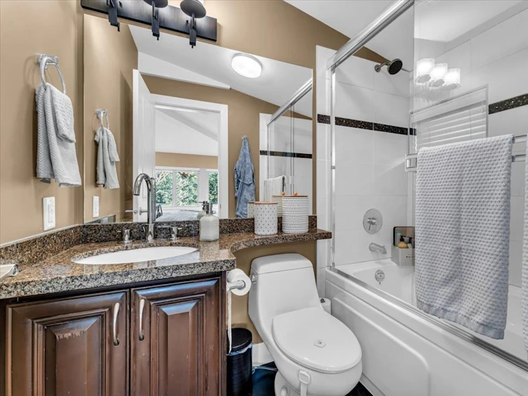 1-215 East 4th Street, North Vancouver, BC, V7L 1J1 - 25