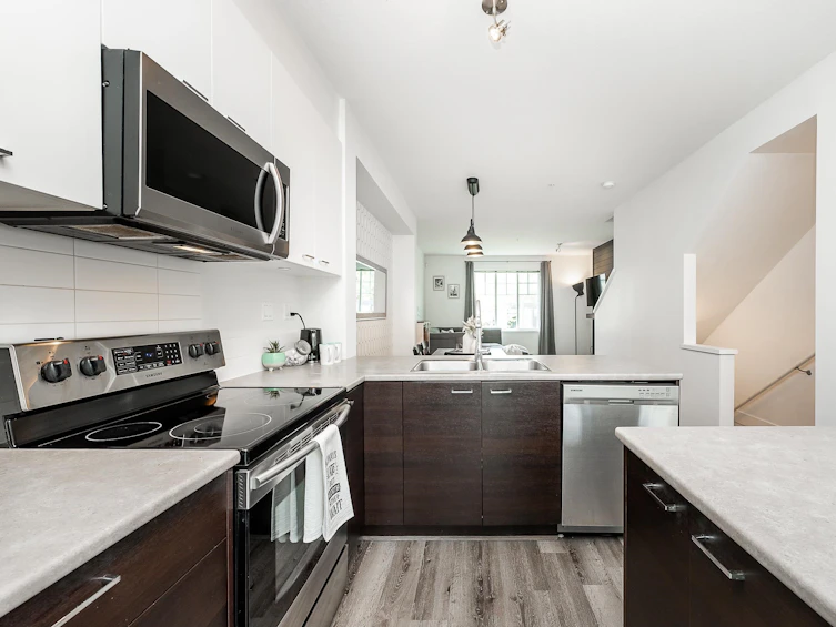 4034-2655 Bedford Street, Coquitlam, BC, V3C 0B8 - 3