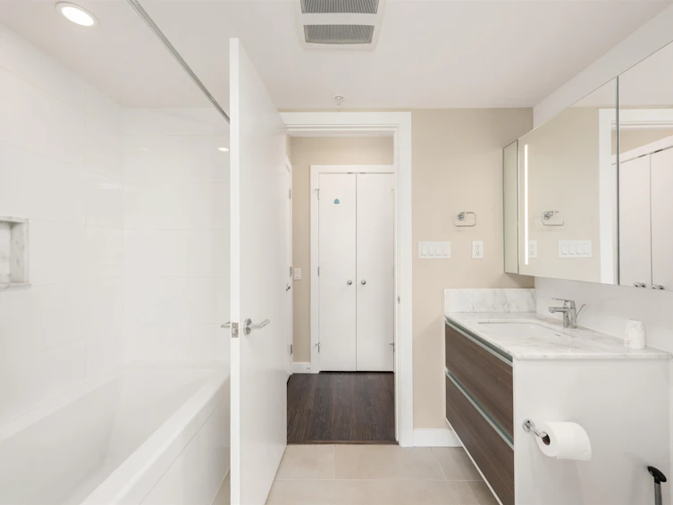 2707-13398 104 Avenue, Surrey, BC, V3T 1V6 - 10