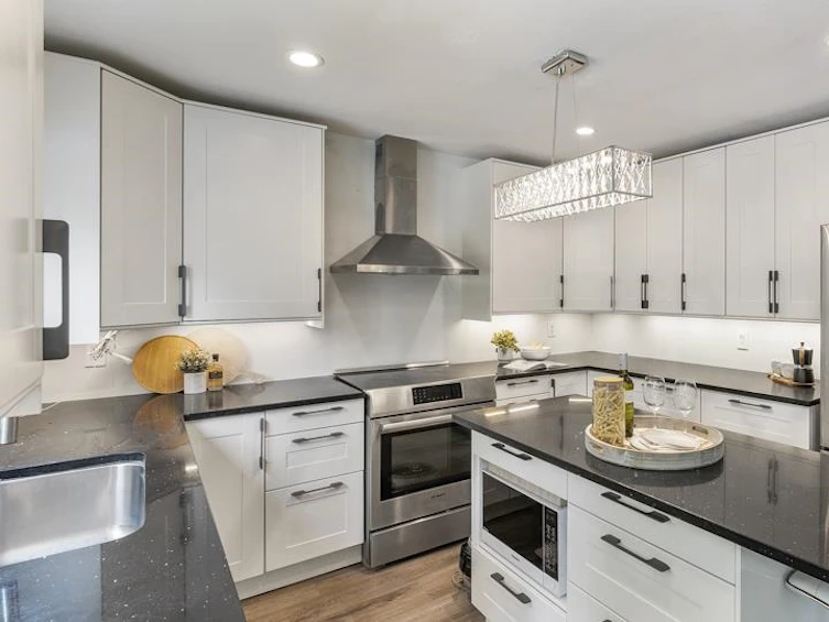 16202 Southglen Place, Surrey, BC, V4N 1T9 - 13