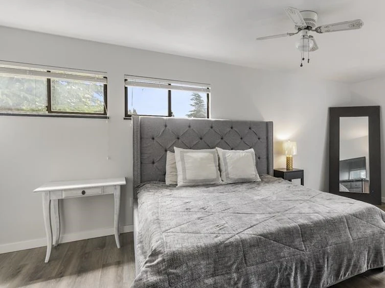 16202 Southglen Place, Surrey, BC, V4N 1T9 - 18