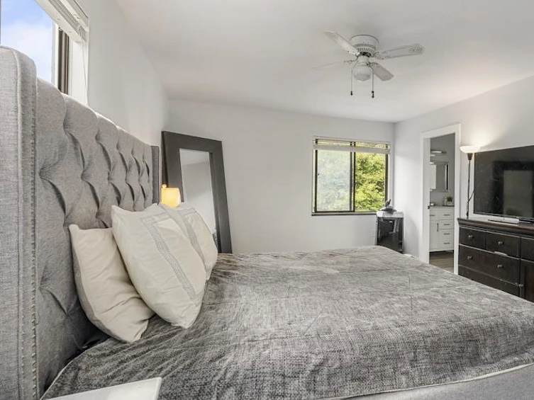 16202 Southglen Place, Surrey, BC, V4N 1T9 - 19