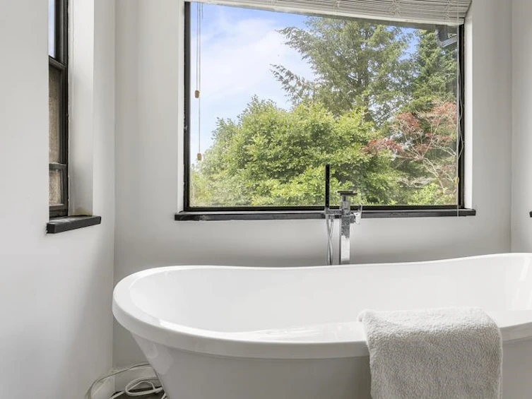 16202 Southglen Place, Surrey, BC, V4N 1T9 - 23