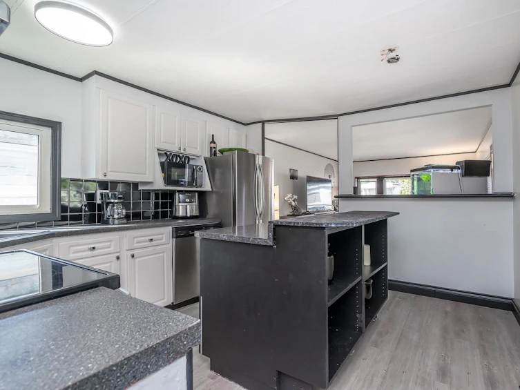 115-1840 160, Surrey, BC, V4A 4X4 - 5