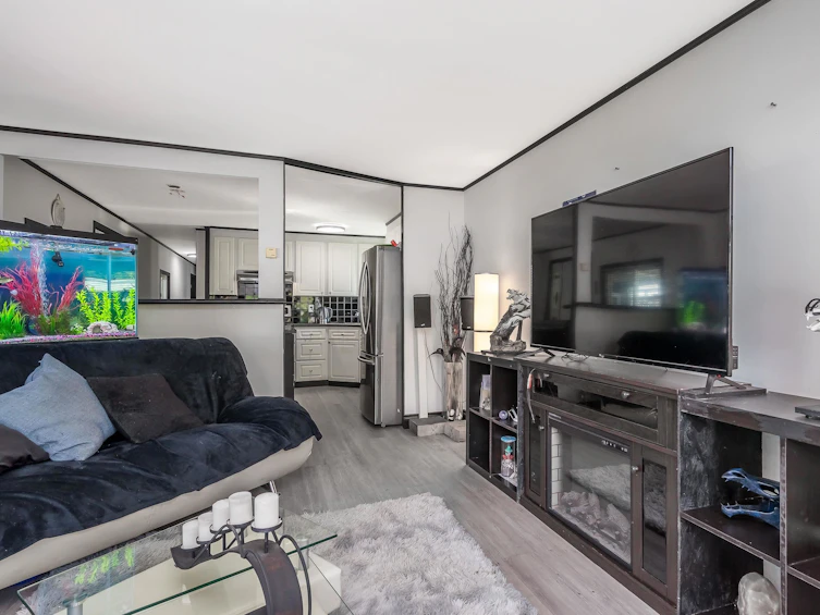 115-1840 160, Surrey, BC, V4A 4X4 - 9