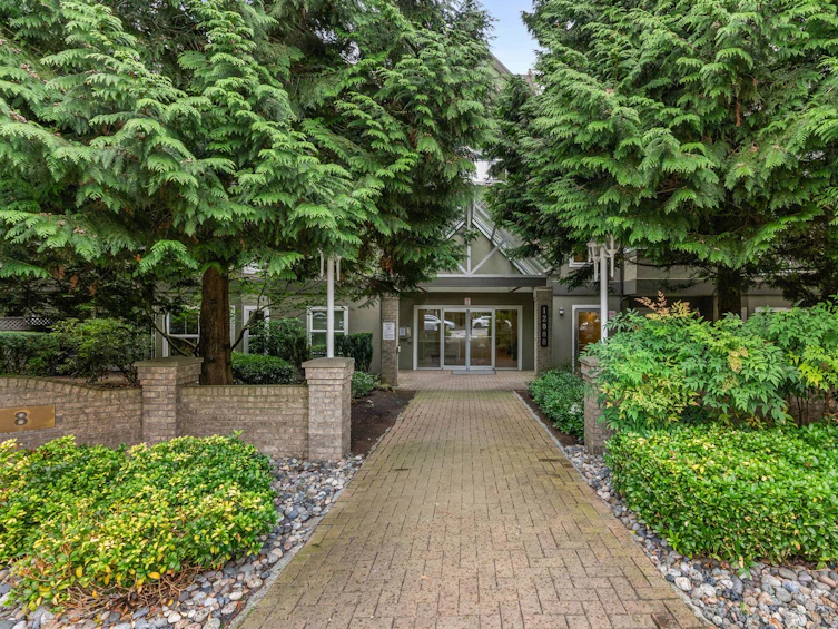 219-12088 66, Surrey, BC, V3W 1Z9 - 12