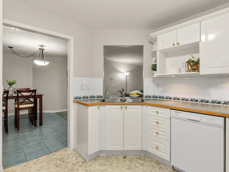 219-12088 66, Surrey, BC, V3W 1Z9 - 22