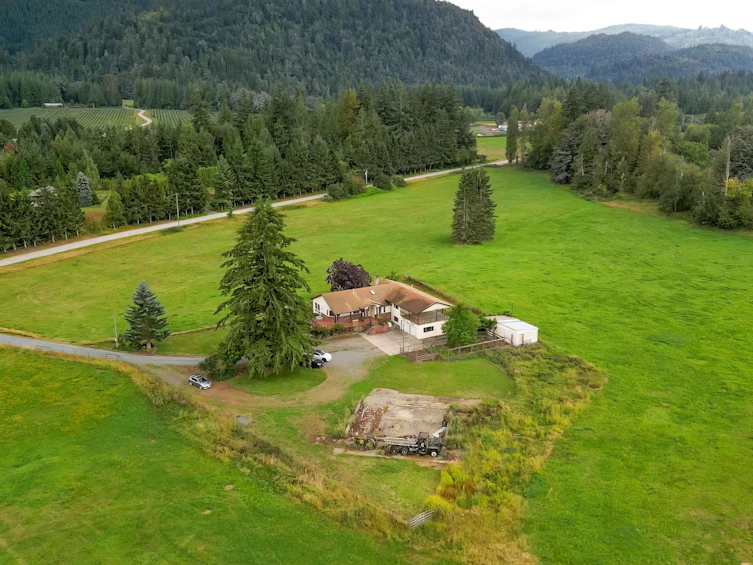 651 Maple Falls Road, Columbia Valley, BC, V2R 4X5 - 2