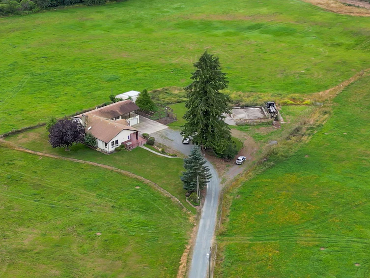 651 Maple Falls Road, Columbia Valley, BC, V2R 4X5 - 3