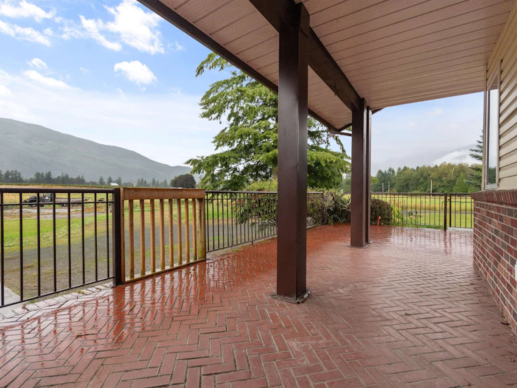 651 Maple Falls Road, Columbia Valley, BC, V2R 4X5 - 8