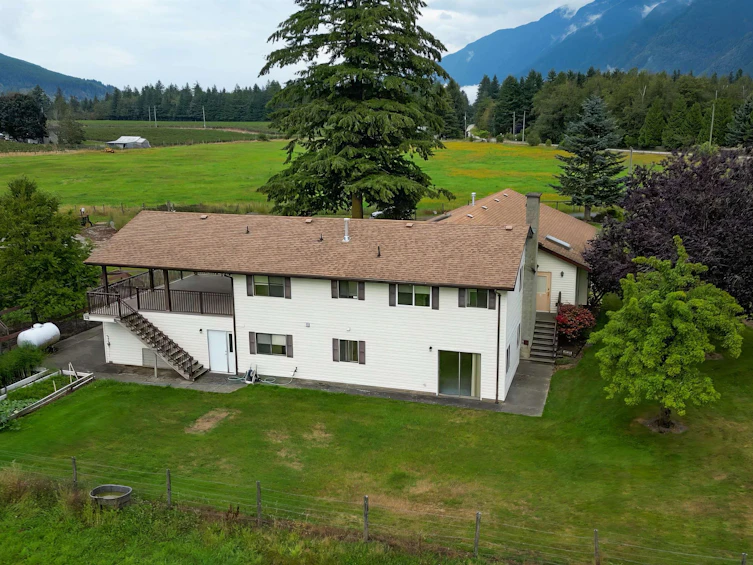 651 Maple Falls Road, Columbia Valley, BC, V2R 4X5 - 10