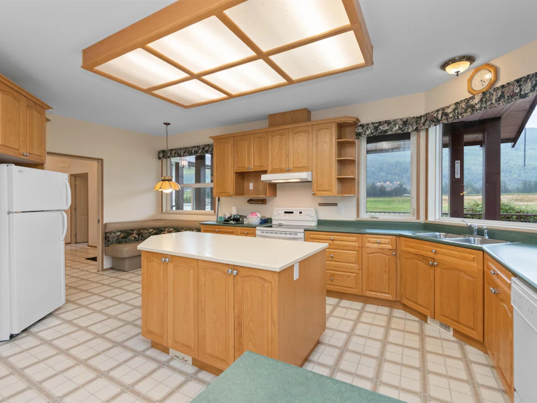 651 Maple Falls Road, Columbia Valley, BC, V2R 4X5 - 17