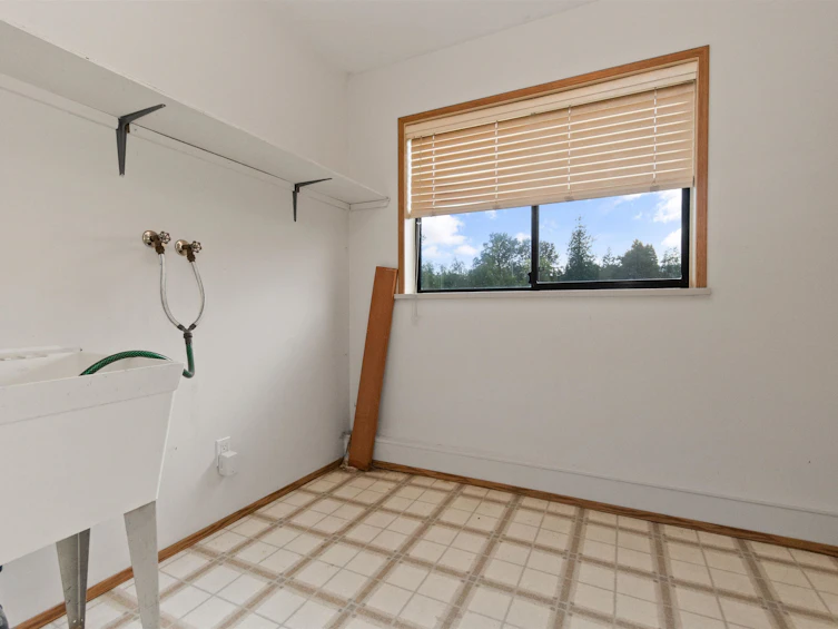 651 Maple Falls Road, Columbia Valley, BC, V2R 4X5 - 33