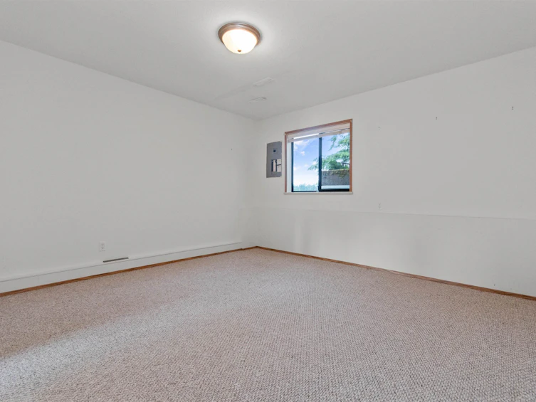 651 Maple Falls Road, Columbia Valley, BC, V2R 4X5 - 34