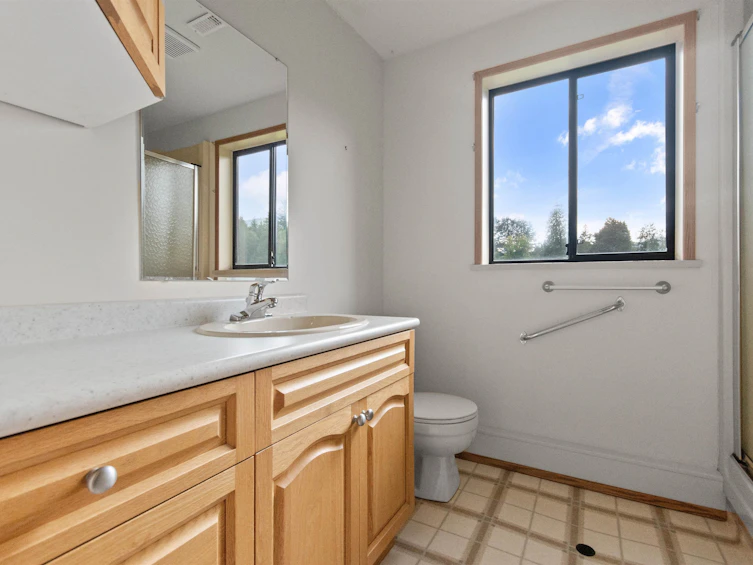 651 Maple Falls Road, Columbia Valley, BC, V2R 4X5 - 35