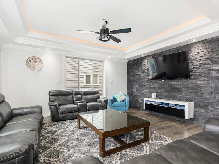 12575 70 Avenue, Surrey, BC, V3W 1N9 - 11