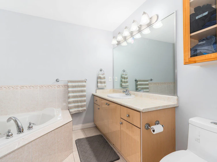 12575 70 Avenue, Surrey, BC, V3W 1N9 - 17