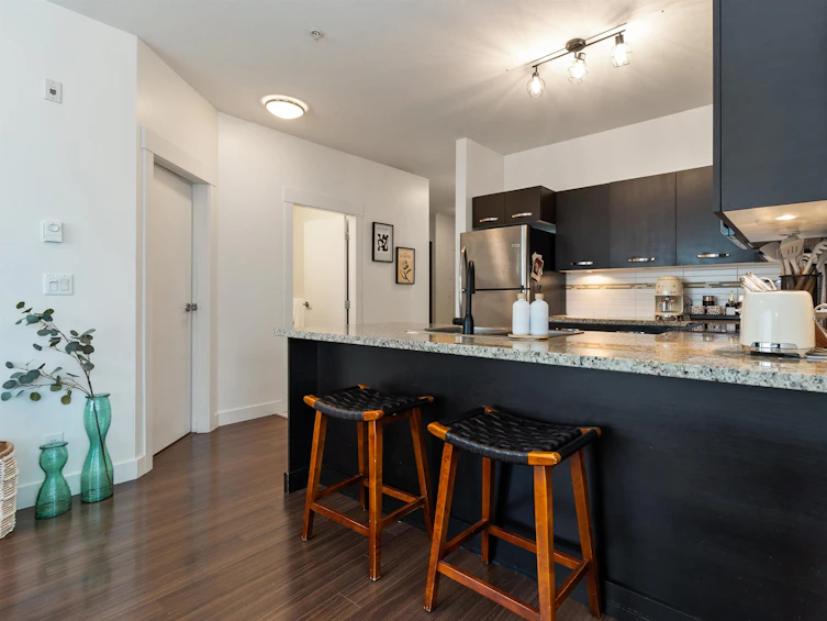 212-1975 Mccallum, Abbotsford, BC, V2S 3N3 - 2